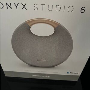 Harman Kardon Onyx Studio 6 Gray Speaker